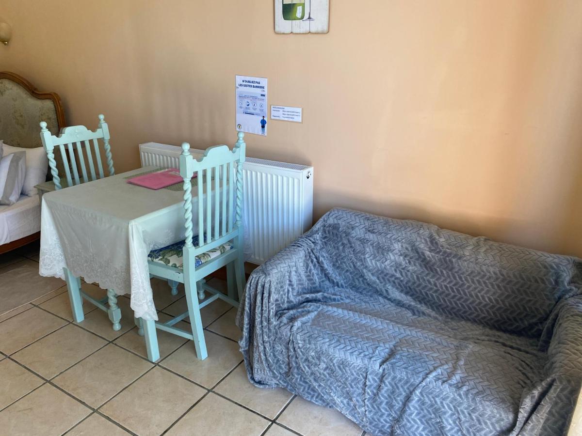 Fonclaire Holidays Mortemart Εξωτερικό φωτογραφία